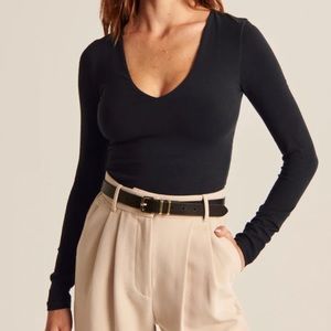 NWOT Abercrombie Long Sleeve Cotton Seamless V-Neck Top - Black L